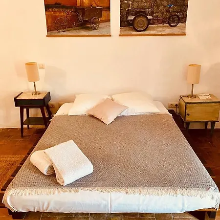 Casa Migdia Bed & Breakfast Sant Jordi Desvalls