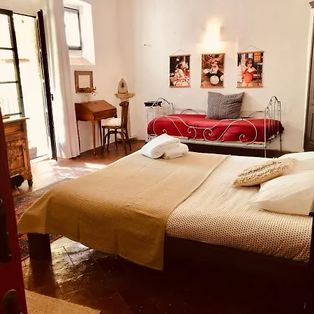 Casa Migdia 3* Sant Jordi Desvalls