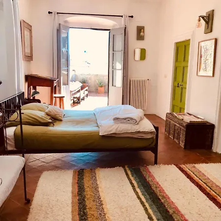 Casa Migdia Sant Jordi Desvalls