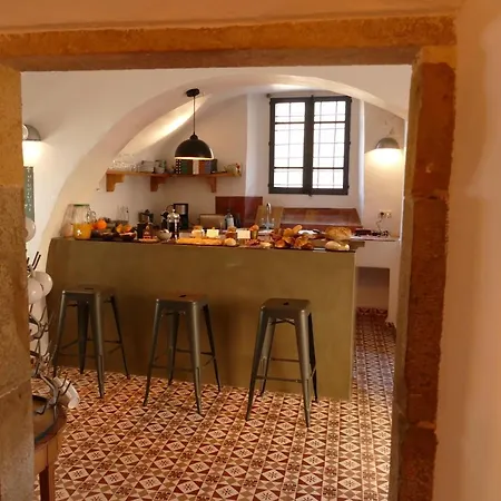 לינה וארוחת בוקר Casa Migdia