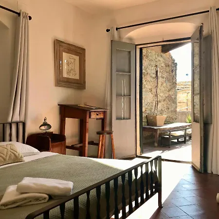 Casa Migdia Bed and breakfast Sant Jordi Desvalls