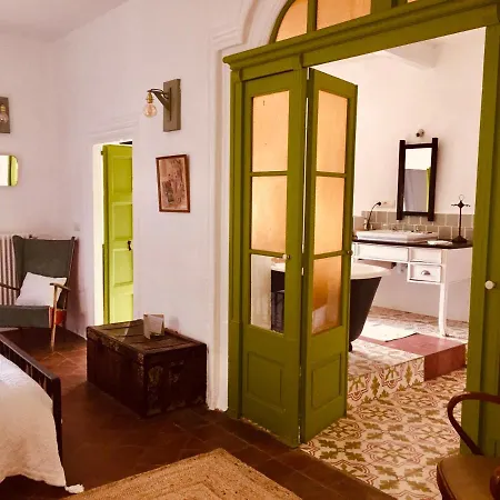 לינה וארוחת בוקר Casa Migdia Sant Jordi Desvalls