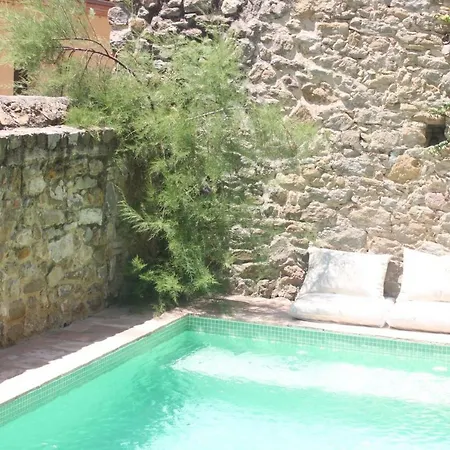 Casa Migdia לינה וארוחת בוקר